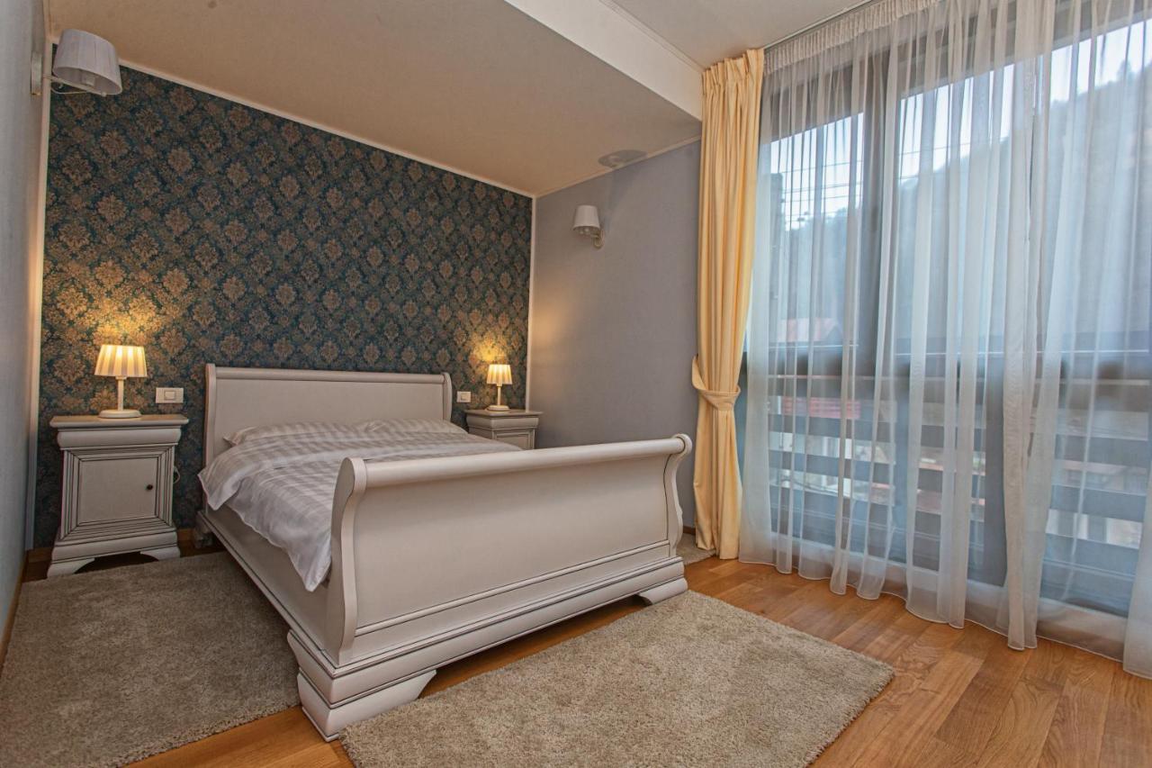 Vila Imperial Panzió Sinaia Kültér fotó