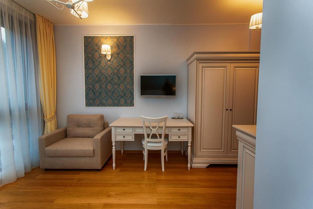 Vila Imperial Panzió Sinaia Kültér fotó